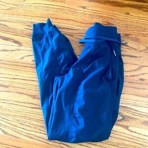 Lululemon size 0 waistband with tie full length soft fabric water resistant